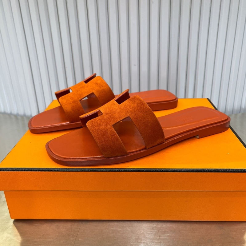 H**mes slippers
